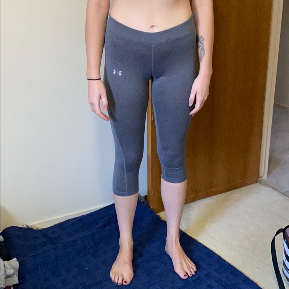 Perfect condition under armor yoga capris